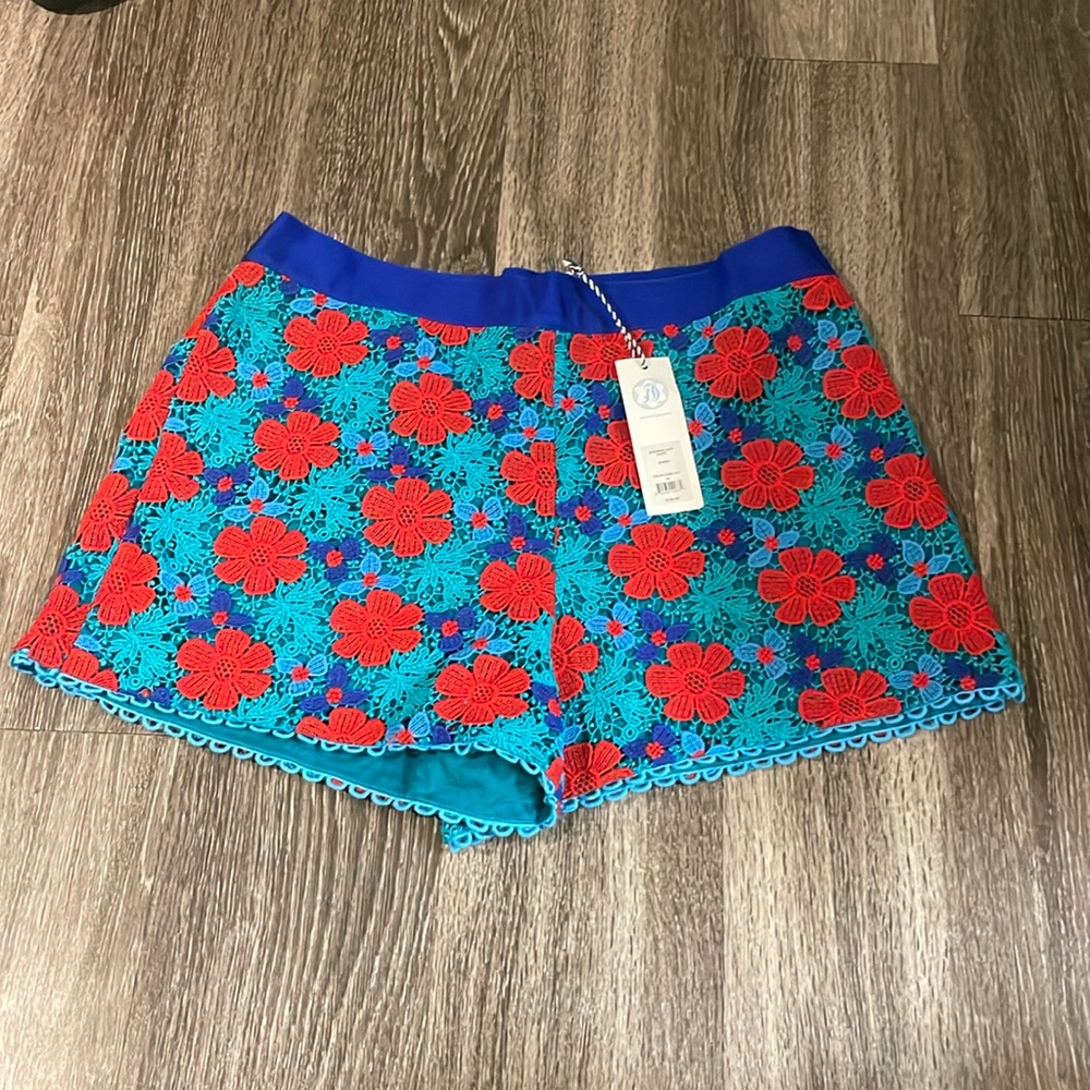 Beautiful Floral Patterned Shorts!